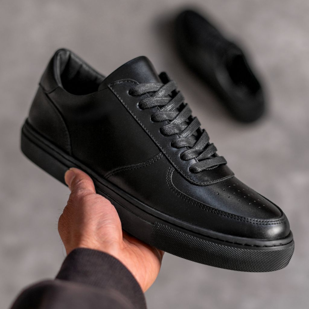 Court | Jet Black