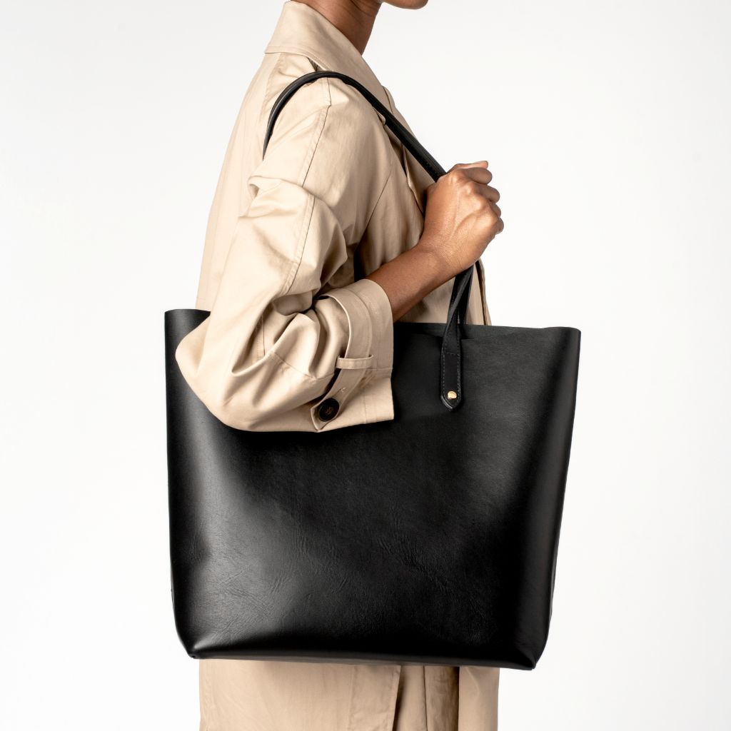 Everyday Tote | Black (L) (Gold)